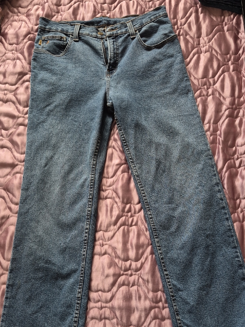 Men's Classic Straight-Leg Denim Jeans in Medium Blue